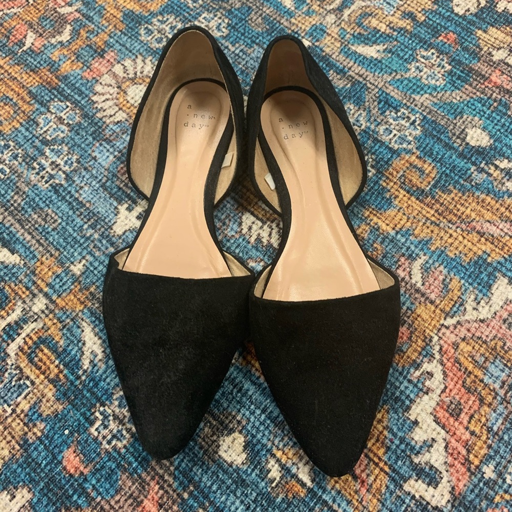 black pointed flats